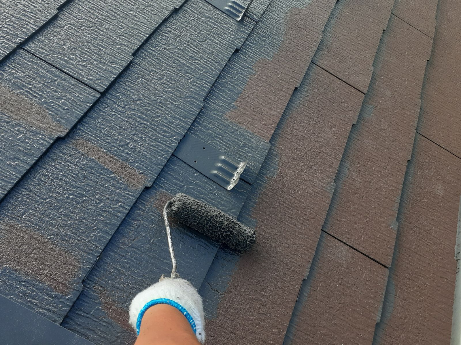 屋根　中塗り中